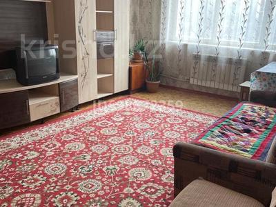 1-комнатная квартира · 50 м² · 5/5 этаж помесячно, мкр Аксай-4 дом 7 — Саина жубанова за 200 000 〒 в Алматы, Ауэзовский р-н