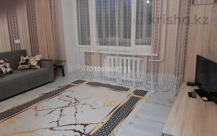 1-комнатная квартира · 40 м² · 3/5 этаж, Бурова 19/1 за 10 000 ₸ в Усть-Каменогорске — фото 2