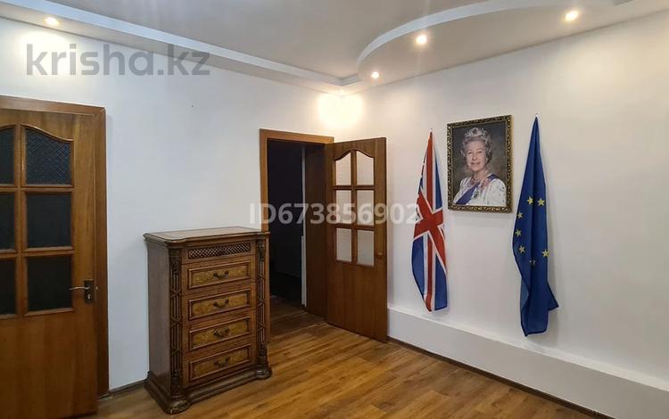 Офисы · 240 м² за 970 000 ₸ в Астане, Есильский р-н — фото 2