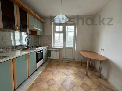 Продажа квартир в Актюбинской обл.: 3-комнатная квартира · 69.7 м² · 5/5 этаж, мкр 8, Братьев Жубановых за 15.8 млн 〒 3-комнатная квартира · 69.7 м² · 5/5 этаж, мкр 8, Братьев Жубановых за 15.8 млн 〒 в Актобе
