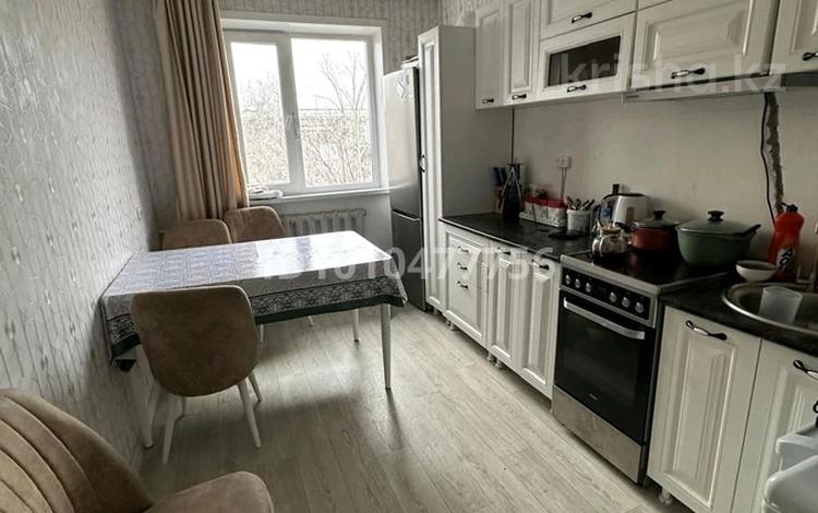 3-комнатная квартира · 64.8 м² · 5/5 этаж, Майкудук, Майкудук, мкр Восток-2 14 за 17.5 млн ₸ в Караганде, Алихана Бокейханова р-н — фото 2