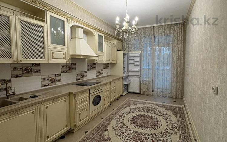 4-комнатная квартира · 130 м² · 2/9 этаж, Кабанбай батыра 7а — Школа-лицей №17 за 125 млн ₸ в Астане, Есильский р-н — фото 2
