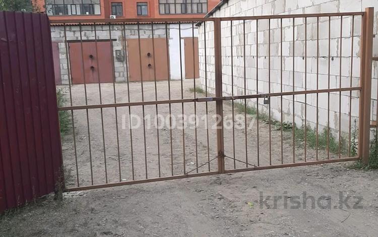 Гараж · 18 м² · ул. Чайжунусова 92/5 — ул. Пушкина 100, бағасы: ~ 3.4 млн ₸ в Семее — фото 2