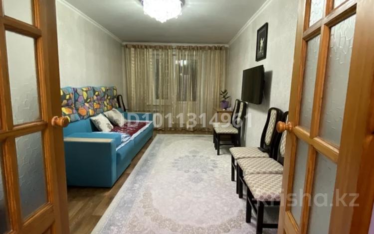 3-комнатная квартира · 68 м² · 5/5 этаж, штурманская 1/7 — район старый аэропорт, авторынок за 22 млн ₸ в Караганде, Казыбек би р-н — фото 2