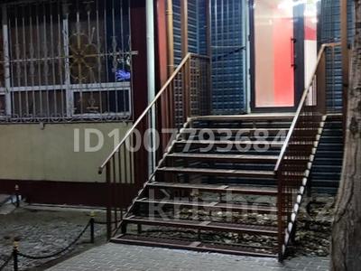 Свободное назначение, офисы, магазины и бутики, склады, салоны красоты, сельское хозяйство, бани, гостиницы и зоны отдыха, фитнес и спорт, медцентры и аптеки, образование, развлечения, конференц-залы, кабинеты и рабочие места, студии · 55 м² за 400 000 〒 в Актобе, мкр 8