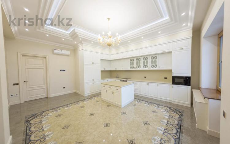 4-комнатная квартира · 280 м² · 4/5 этаж, Алихана Бокейханова за 279 млн ₸ в Астане, Есильский р-н — фото 13