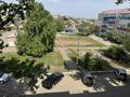 2-комнатная квартира · 50 м² · 4/5 этаж, мкр Айгуль, Абулхаир Хана 101 за 150 000 〒 в Уральске — фото 11