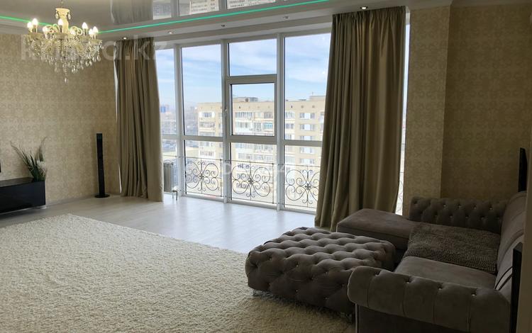 3-комнатная квартира · 175 м² · 8/9 этаж, Абая 190/15 за 550 000 ₸ в Уральске — фото 2