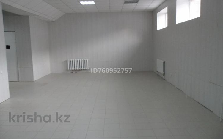 Офисы, медцентры и аптеки, кабинеты и рабочие места · 1000 м² за 2.5 млн 〒 в Костанае — фото 7