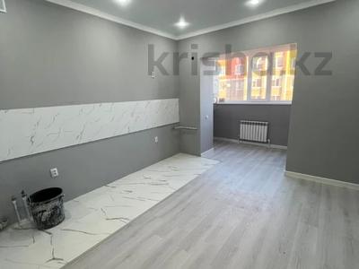 2-комнатная квартира, 80 м², 2/5 этаж, мкр. Алтын орда за 22.5 млн 〒 в Актобе, мкр. Алтын орда