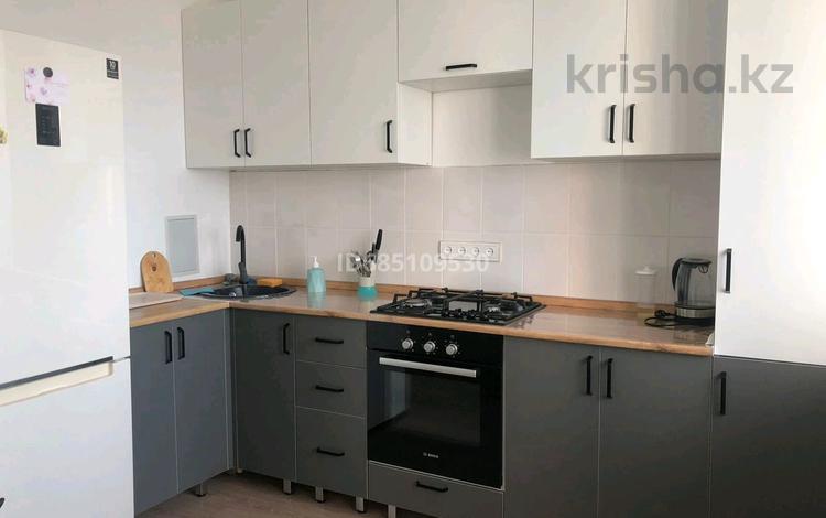 2-бөлмелі пәтер, 66 м², 5/9 қабат ай сайын, мкр Береке 50, бағасы: 150 000 〒 в Атырау, мкр Береке — фото 2