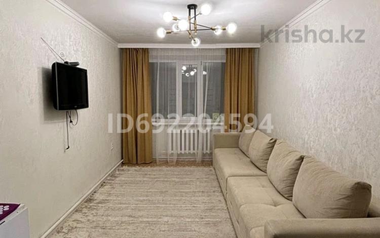 2-бөлмелі пәтер · 52.9 м² · 1/3 қабат, Автобазовский 11/2 — 33 школа, район Автовокзала, бағасы: 14 млн ₸ в Экибастузе — фото 2