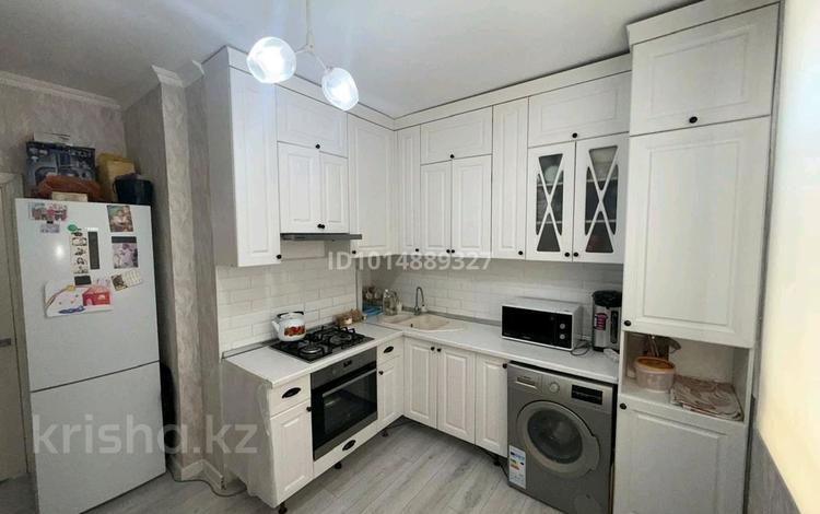 3-комнатная квартира · 80 м² · 5/5 этаж, мкр Береке 14 за 200 000 ₸ в Атырау — фото 2