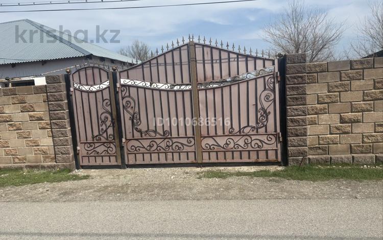 Отдельный дом · 4 комнаты · 100 м² · 8 сот., мкр Карасу 8 за 25 млн ₸ в Таразе — фото 2