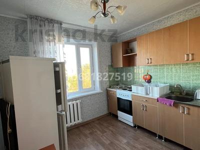 1-комнатная квартира, 32 м², 5/9 этаж помесячно, 6 ой микр 41 — Сзади Байтерека за 75 000 〒 в Темиртау