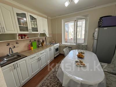 Продажа квартир в Актюбинской обл.: 2-комнатная квартира · 56 м² · 2/5 этаж, Кунаева 1 6 за 15 млн 〒 2-комнатная квартира · 56 м² · 2/5 этаж, Кунаева 1 6 за 15 млн 〒 в Актобе, мкр. Курмыш