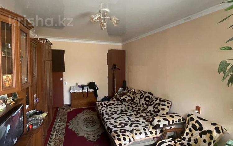4-комнатная квартира, 82.2 м², 3/5 этаж, мкр Аксай-3Б за 38.5 млн 〒 в Алматы, Ауэзовский р-н — фото 2