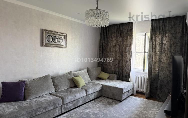 4-комнатная квартира · 100 м² · 8/9 этаж, мкр Аксай-1 12 за 65 млн ₸ в Алматы, Ауэзовский р-н — фото 2