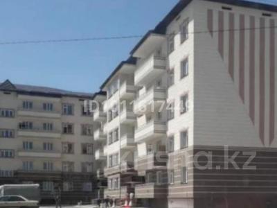 3-комнатная квартира · 78 м² · 3/10 этаж, мкр Арай-2, мкр. Байтерек — Үйдің қасында 10 метр жерде жайлы жаңа мектеп,Лицей,Інжу мектебі, балабақшасы Корзинка супермаркеті Поликленикалар балабақшалар Тараз Арена Назарбаев мектебі, Жамбыл Политехниуалық колледж барлығы жақын орналасқан өте қолайлы жкрд за 22.5 млн ₸