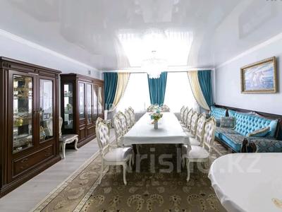 Отдельный дом · 8 комнат · 280 м² · 10 сот., Жаркент за 125 млн ₸ в Астане, Алматы р-н