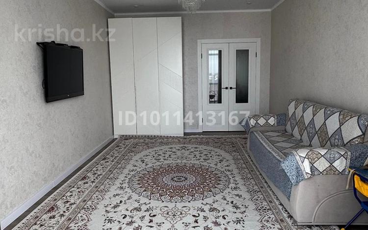 1-комнатная квартира · 54 м² · 5/9 этаж, Самал 72/4 — СОШ ГЭН за 23 млн ₸ в Уральске — фото 2