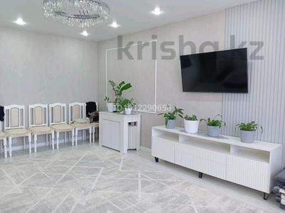 2-бөлмелі пәтер · 73.6 м² · 5/9 қабат, ул. Самал 72/1, бағасы: 31.5 млн ₸ в Уральске