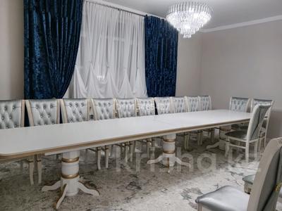 Жеке үй · 7 бөлме · 200 м² · 7 жүзд., Уалиханова 1, бағасы: 55 млн ₸ в 