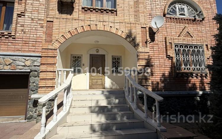 Отдельный дом · 14 комнат · 600 м² · 25 сот., мкр Байтерек, Мичурино, Комсомольская за 200 млн ₸ в Уральске — фото 2