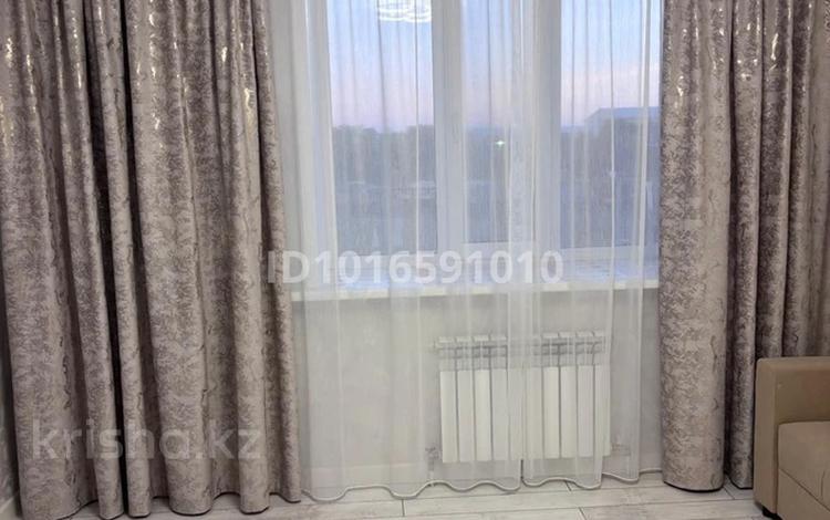 2-комнатная квартира · 57 м² · 3/9 этаж, мкр Юго-Восток, Гапеева 17/4 — Республики за 300 000 ₸ в Караганде, Казыбек би р-н — фото 2