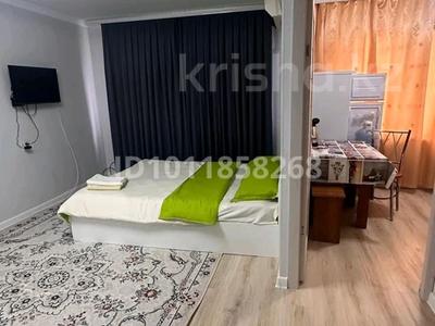 1-комнатная квартира · 32 м² · 2/5 этаж, ул. Калимат Сундеталиевой 247 за 2 000 ₸ в Атырау, мкр Авангард-2