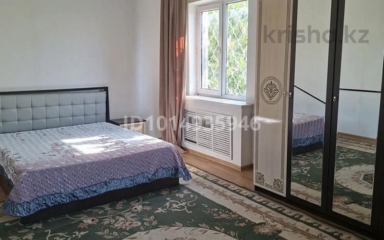 3 бөлме · 160 м² · 2/2 қабат, мкр Алмас, бағасы: 175 000 ₸ в Алматы, Ауэзовский р-н — фото 2
