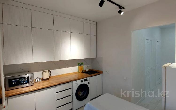 2-комнатная квартира · 73.2 м² · 3/9 этаж, ПЕРВОМАЙСКАЯ — 1000 МЕЛОЧЕЙ за 39.5 млн ₸ в Семее — фото 9