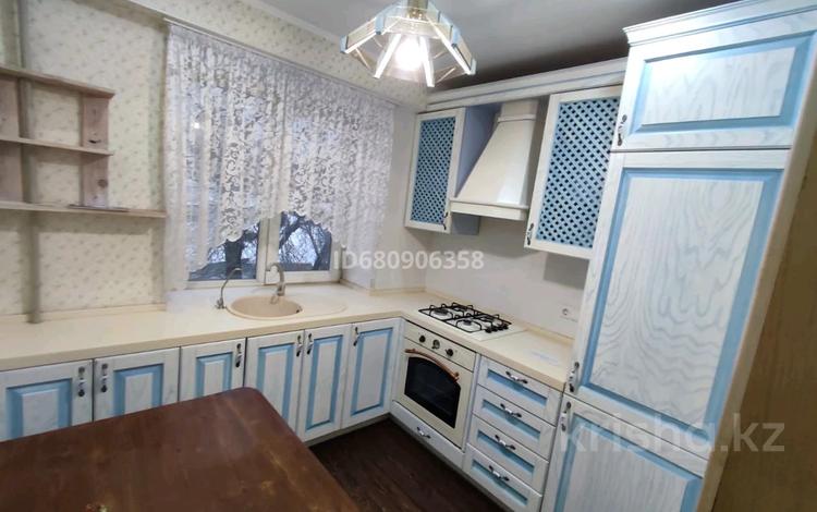2-комнатная квартира · 50 м² · 4/4 этаж, Жандосова 170 — Берегового за 300 000 ₸ в Алматы, Ауэзовский р-н — фото 2