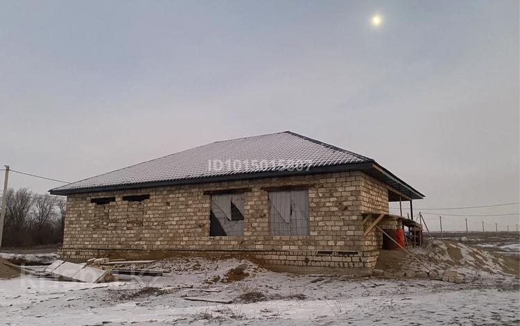 Жеке үй · 5 бөлме · 252 м² · 10 жүзд., Бейбітшілік 2 — Қаратоғай ауылы, бағасы: 8 млн ₸ в Мартуке — фото 2