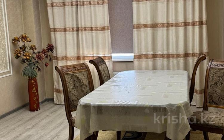 3-комнатная квартира · 90 м² · 6/15 этаж, мкр Тастак-2, Толе би 273/9 за 320 000 ₸ в Алматы, Алмалинский р-н — фото 2