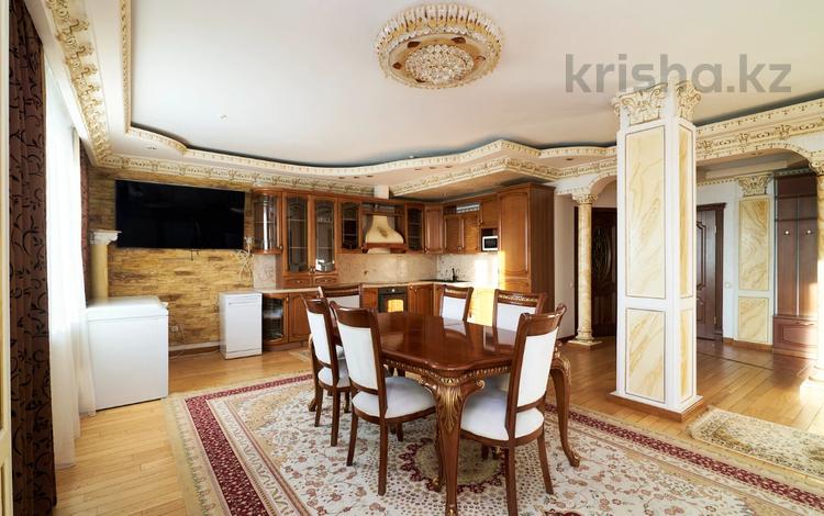 3-комнатная квартира, 104 м², 10/39 этаж, Кабанбай батыра 11