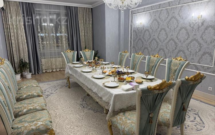 5-бөлмелі пәтер · 200 м² · 7/12 қабат, Кошкарбаева 28 — Аманжолова, бағасы: 100 млн ₸ в Астане, Алматы р-н — фото 2