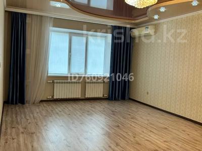 3-комнатная квартира · 107 м² · 1/5 этаж, мкр. Алтын орда, Тауелсиздик 1/1 — ГМ Дина за 41 млн 〒 в Актобе