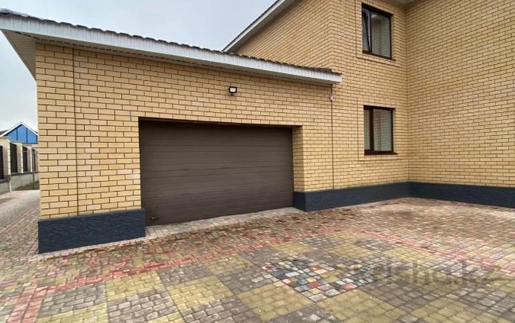 Отдельный дом · 7 комнат · 330 м² · 11 сот., мкр. Алтын орда, ЖМ БЕРЕКЕ за 135 млн 〒 в Актобе — фото 2