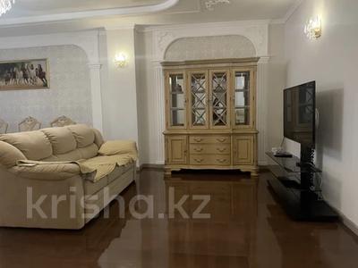 4-бөлмелі пәтер · 200 м² · 6/12 қабат, Достык 14, бағасы: 1 млн ₸ в Астане, Есильский р-н