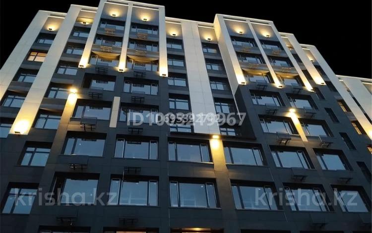 3-комнатная квартира · 84 м² · 8/9 этаж, Азербаева 5 — Нажмединова за 55 млн 〒 в Астане, Сарайшык р-н — фото 2