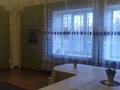 5-комнатный дом помесячно, 350 м², мкр Кунгей за 500 000 〒 в Караганде, Казыбек би р-н — фото 10