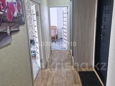 2-комнатная квартира · 54 м² · 8/9 этаж, Майкудук, Майкудук, мкр Голубые пруды 4 — Рядом школа садик поликлиника за 18.5 млн 〒 в Караганде, Алихана Бокейханова р-н