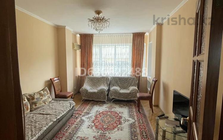 3-комнатная квартира, 86 м², 3/10 этаж помесячно, Розыбакиева 111