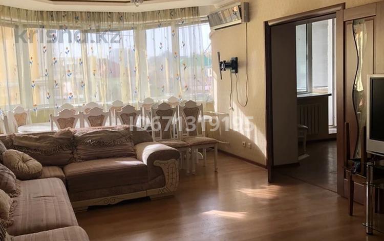 5-бөлмелі пәтер, 132 м², 2/6 қабат ай сайын, Крупская 24а, бағасы: 500 000 〒 в Атырау — фото 2