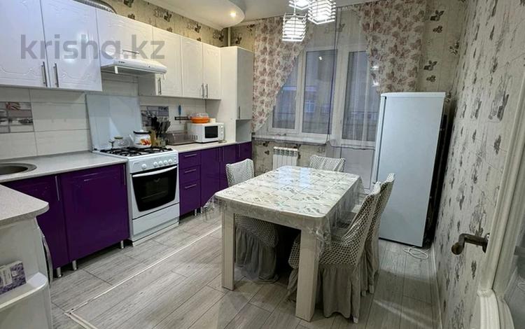 2-бөлмелі пәтер · 59 м² · 2/5 қабат, мкр. Алтын орда 44, бағасы: 25.7 млн 〒 в Актобе — фото 2