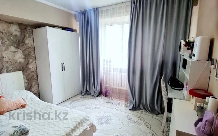 2-комнатная квартира · 64 м² · 2/5 этаж, мкр Мамыр-1 за 41 млн ₸ в Алматы, Ауэзовский р-н — фото 9