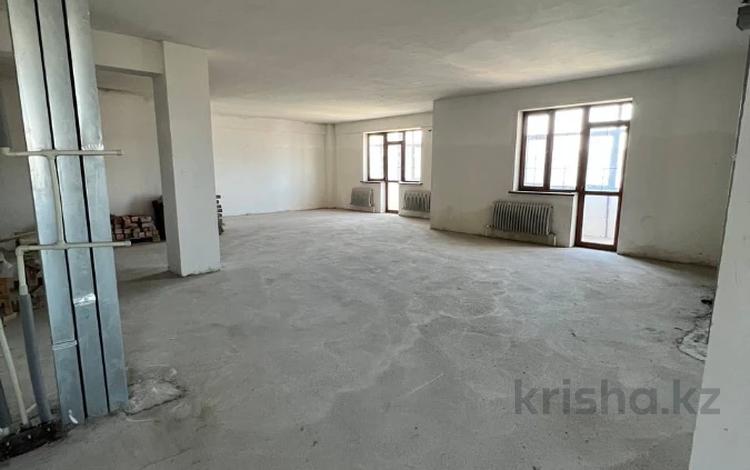 3-комнатная квартира, 180 м², 3/6 этаж, Умай Ана 8