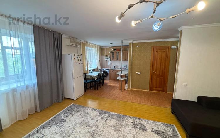 2-бөлмелі пәтер · 60 м² · 4/5 қабат, Бектурова 19, бағасы: 20 млн ₸ в Павлодаре — фото 3