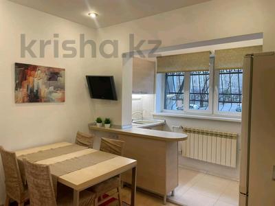 3-комнатная квартира · 72 м² · 1/9 этаж · помесячно, Аносова 50 — Толе би за 300 000 〒 в Алматы, Алмалинский р-н